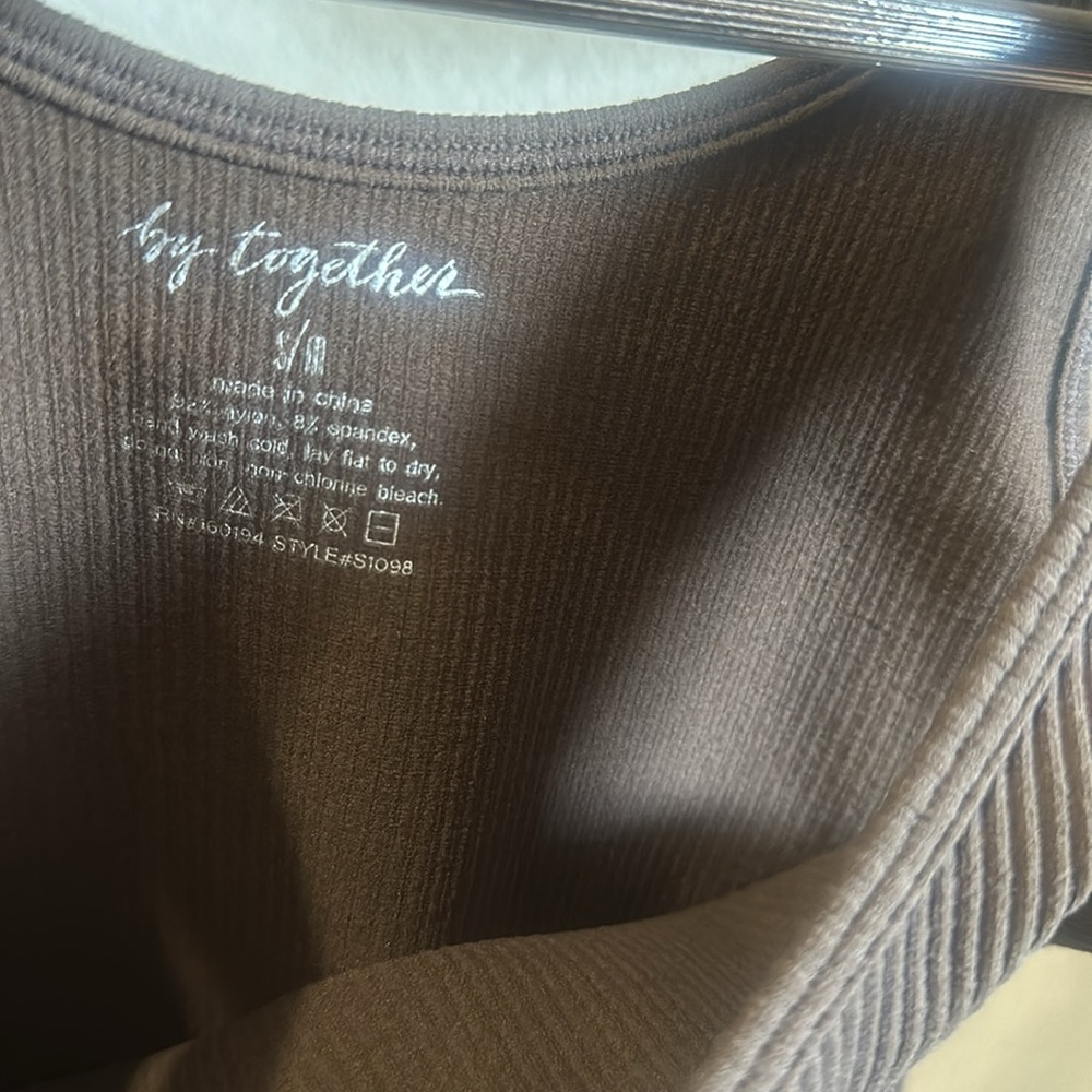 Cropped Tank - Picture 2 of 2